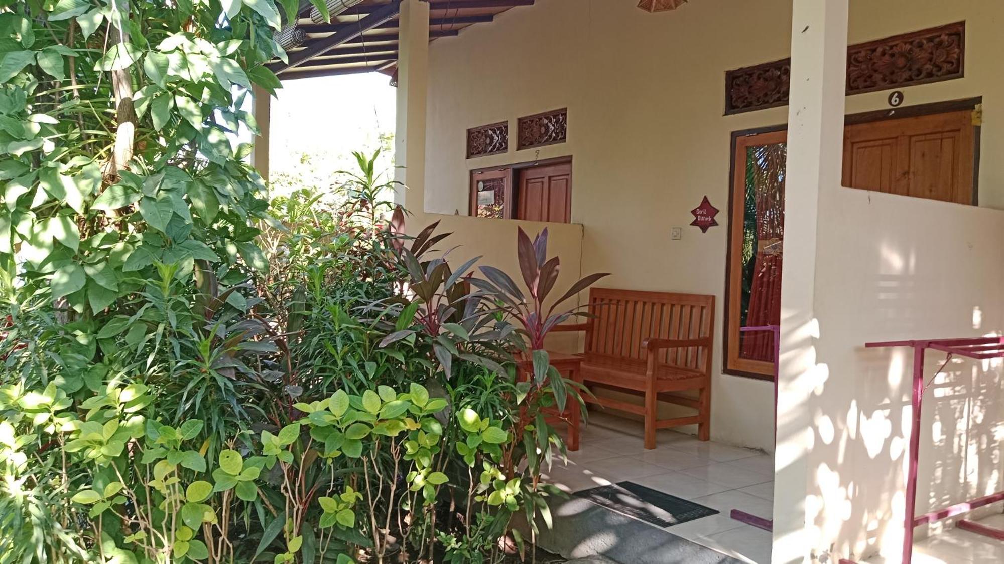 Van Santri Homestay Pemuteran Exterior foto