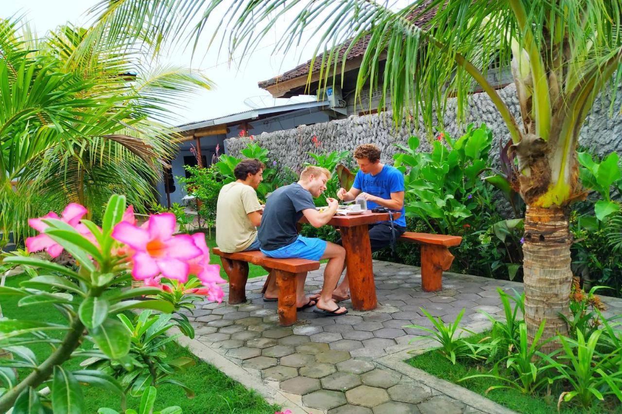 Van Santri Homestay Pemuteran Exterior foto